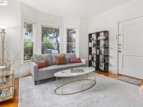 2910 Hillegass Ave 2, Berkeley CA 94705