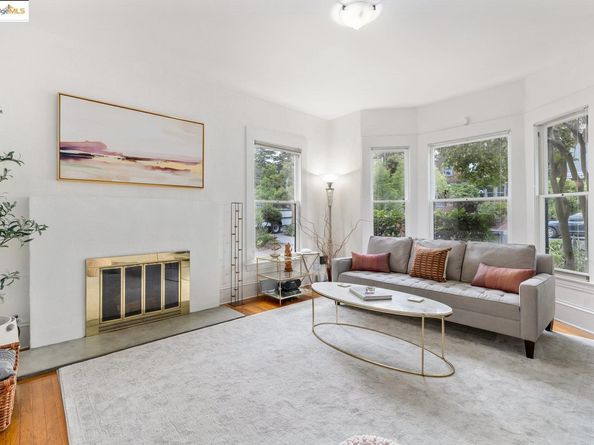 2910 Hillegass Ave 2, Berkeley CA 94705