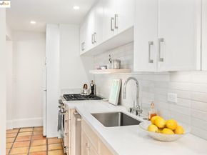 2910 Hillegass Ave 2, Berkeley CA 94705