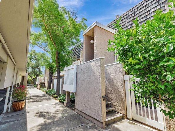 675 Sharon Park Dr 245, Menlo Park CA 94025
