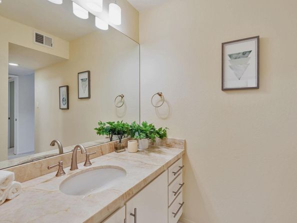 675 Sharon Park Dr 245, Menlo Park CA 94025