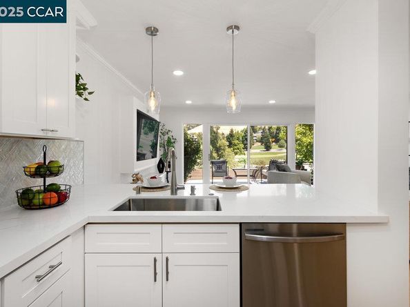 3434 Tice Creek Dr 5, Walnut Creek CA 94595
