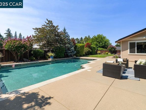 221 El Sobrante Dr, Danville CA 94526