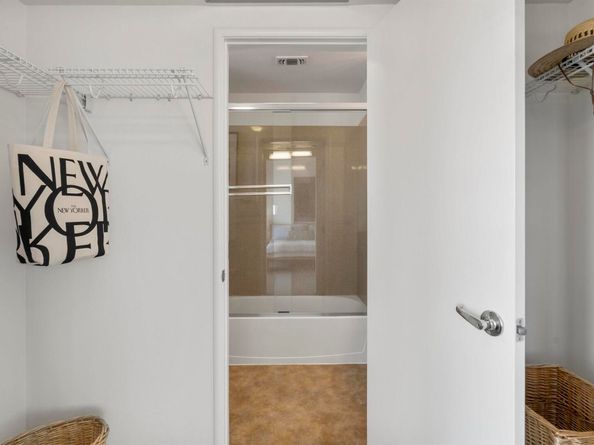 1364 Powell St, Emeryville CA 94608