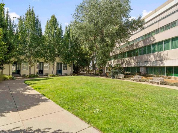 1364 Powell St, Emeryville CA 94608