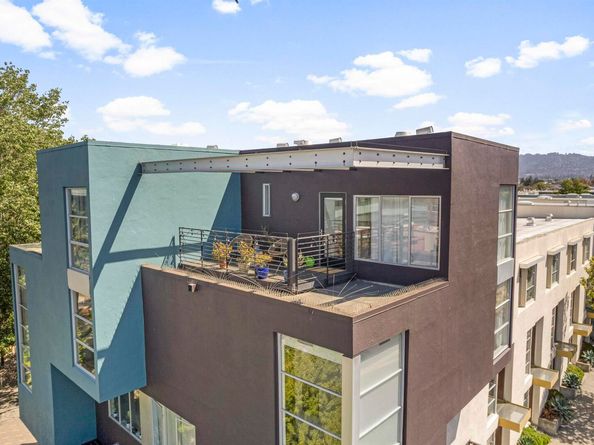 1364 Powell St, Emeryville CA 94608