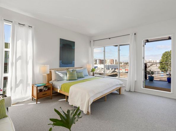 1364 Powell St, Emeryville CA 94608