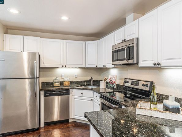 5055 Valley Crest Dr 196, Concord CA 94521