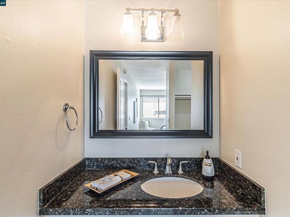 5055 Valley Crest Dr 196, Concord CA 94521