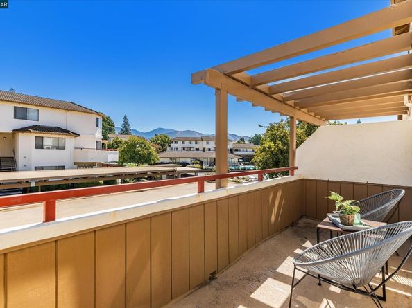 5055 Valley Crest Dr 196, Concord CA 94521
