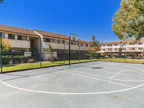 5055 Valley Crest Dr 196, Concord CA 94521