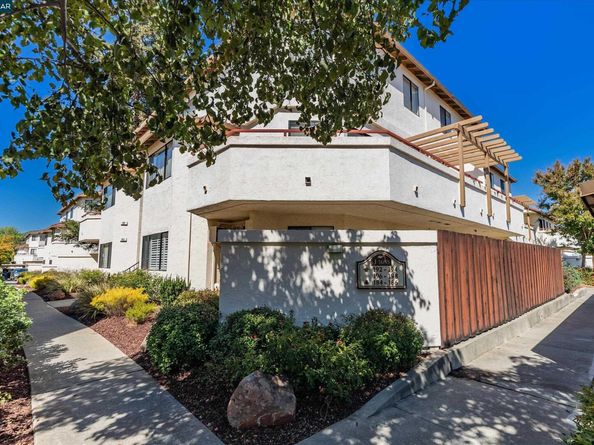 5055 Valley Crest Dr 196, Concord CA 94521