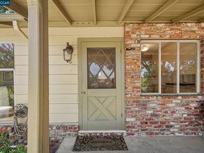 6 Lucille Way, Orinda CA 94563