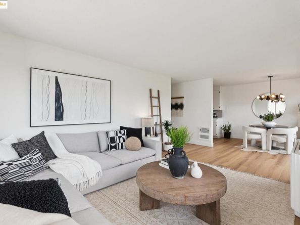 3750 Harrison St 302, Oakland CA 94611