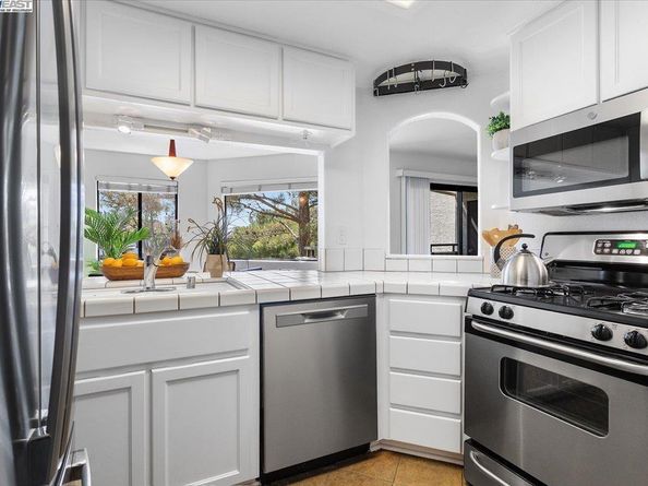 21103 Gary Dr 303, Hayward CA 94546
