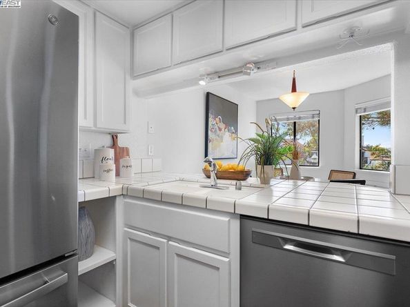 21103 Gary Dr 303, Hayward CA 94546