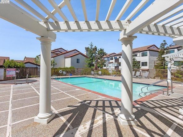 21103 Gary Dr 303, Hayward CA 94546
