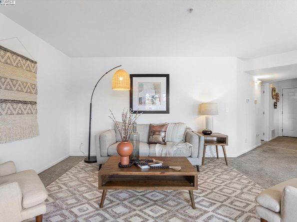 21103 Gary Dr 303, Hayward CA 94546