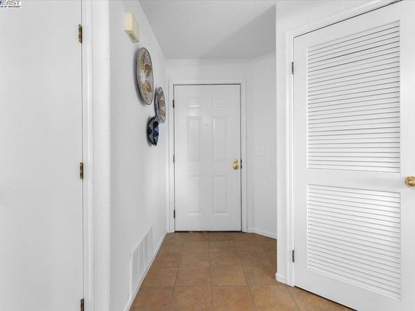 21103 Gary Dr 303, Hayward CA 94546