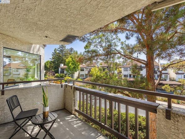 21103 Gary Dr 303, Hayward CA 94546