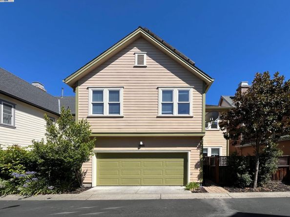 2105 Drake Ln, Hercules CA 94547