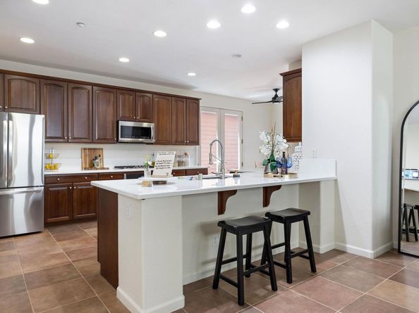 2105 Drake Ln, Hercules CA 94547
