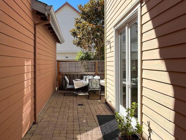 2105 Drake Ln, Hercules CA 94547