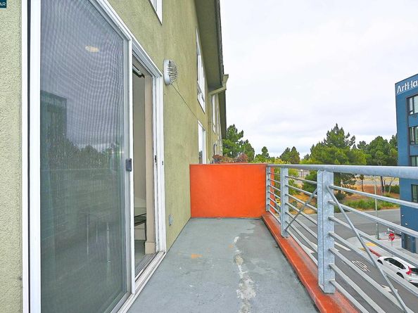 675 8Th Street 15, Oakland CA 94607