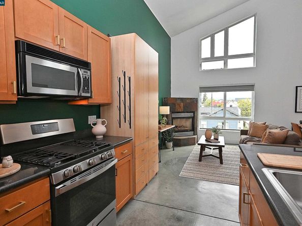 675 8Th Street 15, Oakland CA 94607