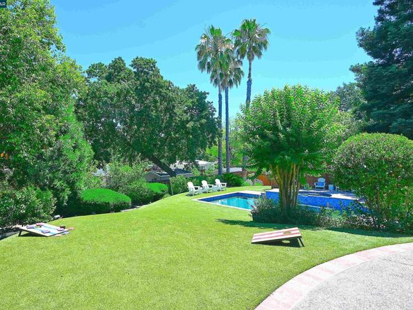 421 Twin Oaks Ln, Walnut Creek CA 94596