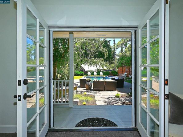 421 Twin Oaks Ln, Walnut Creek CA 94596