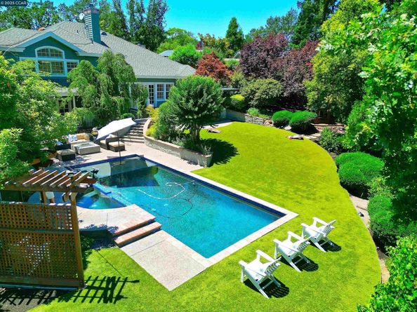 421 Twin Oaks Ln, Walnut Creek CA 94596
