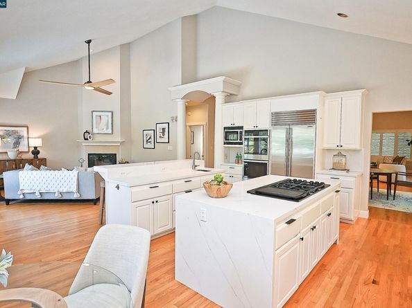 421 Twin Oaks Ln, Walnut Creek CA 94596