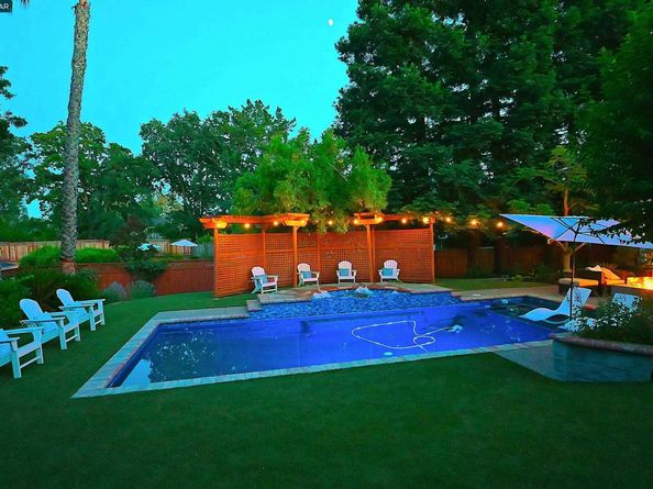 421 Twin Oaks Ln, Walnut Creek CA 94596