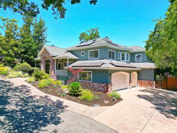 421 Twin Oaks Ln