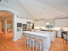 421 Twin Oaks Ln, Walnut Creek CA 94596