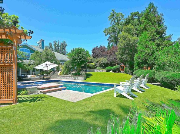 421 Twin Oaks Ln, Walnut Creek CA 94596