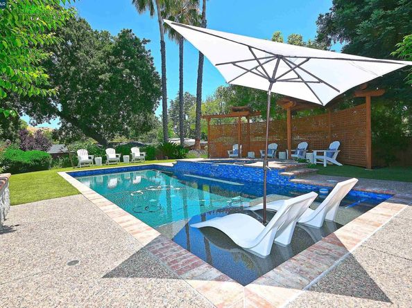 421 Twin Oaks Ln, Walnut Creek CA 94596