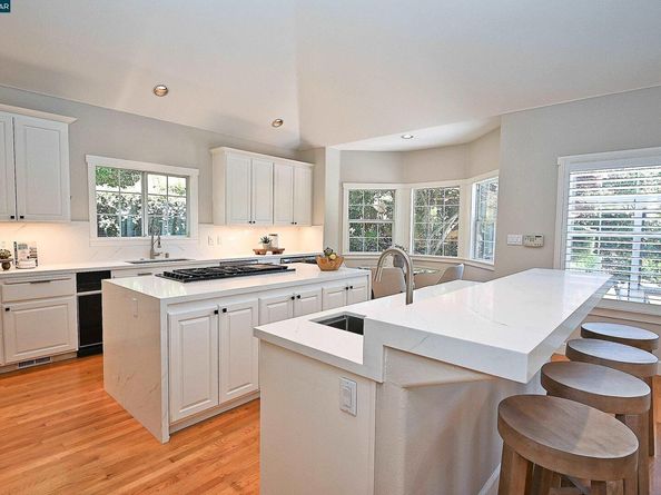 421 Twin Oaks Ln, Walnut Creek CA 94596