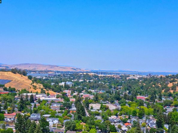 3810 Canyon Way, Martinez CA 94553