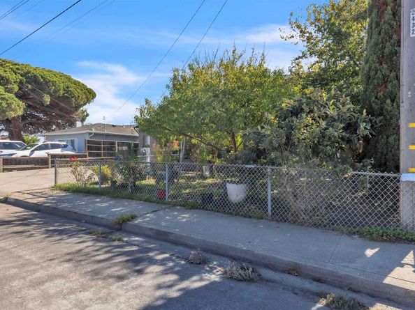 1950 Randy St, San Leandro CA 94579