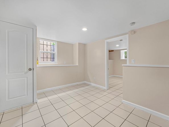 931 E 23Rd St, Oakland CA 94606