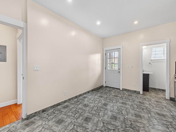 931 E 23Rd St, Oakland CA 94606
