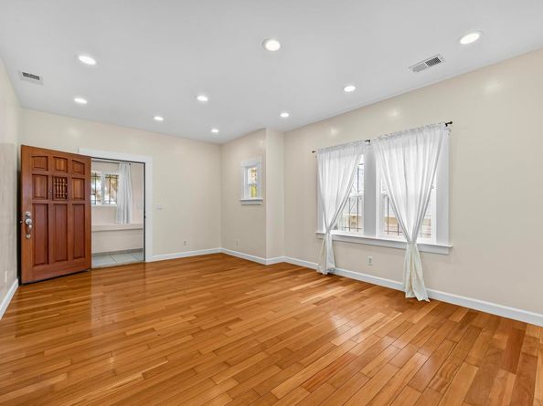 931 E 23Rd St, Oakland CA 94606