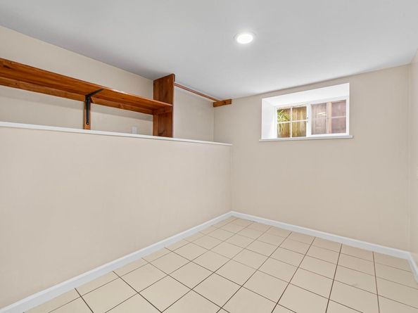 931 E 23Rd St, Oakland CA 94606
