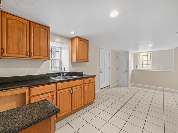 931 E 23Rd St, Oakland CA 94606