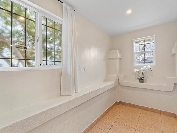 931 E 23Rd St, Oakland CA 94606