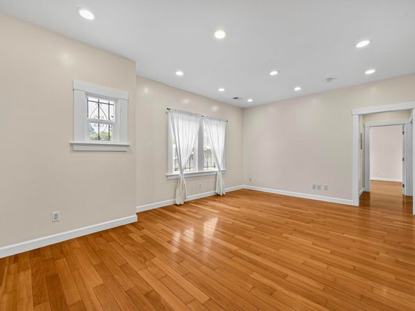 931 E 23Rd St, Oakland CA 94606