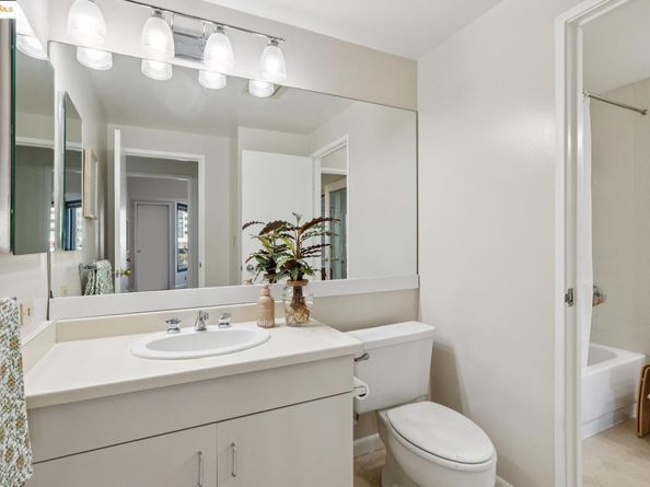 6363 Christie Avenue 312, Emeryville CA 94608