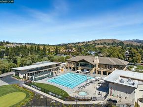 1725 Spyglass Ln, Moraga CA 94556